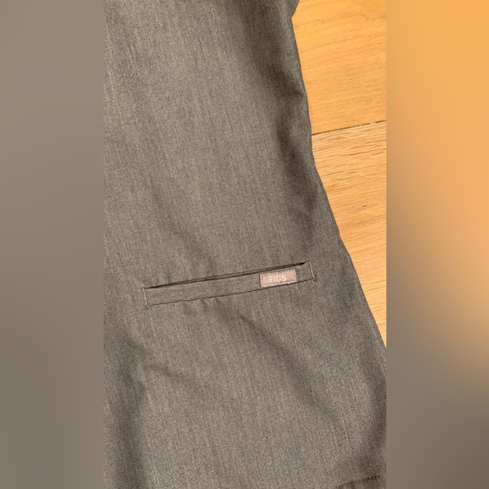 FIGS Women's Graphite Scrub Set | Casma Top Small | Yola Pants S/P - Picture 7 of 16